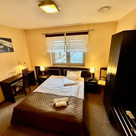 Otel Pod Debami Ostrów Wielkopolski