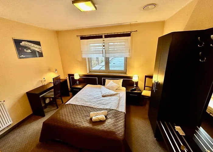 Hotel Pod Debami Ostrow Wielkopolski